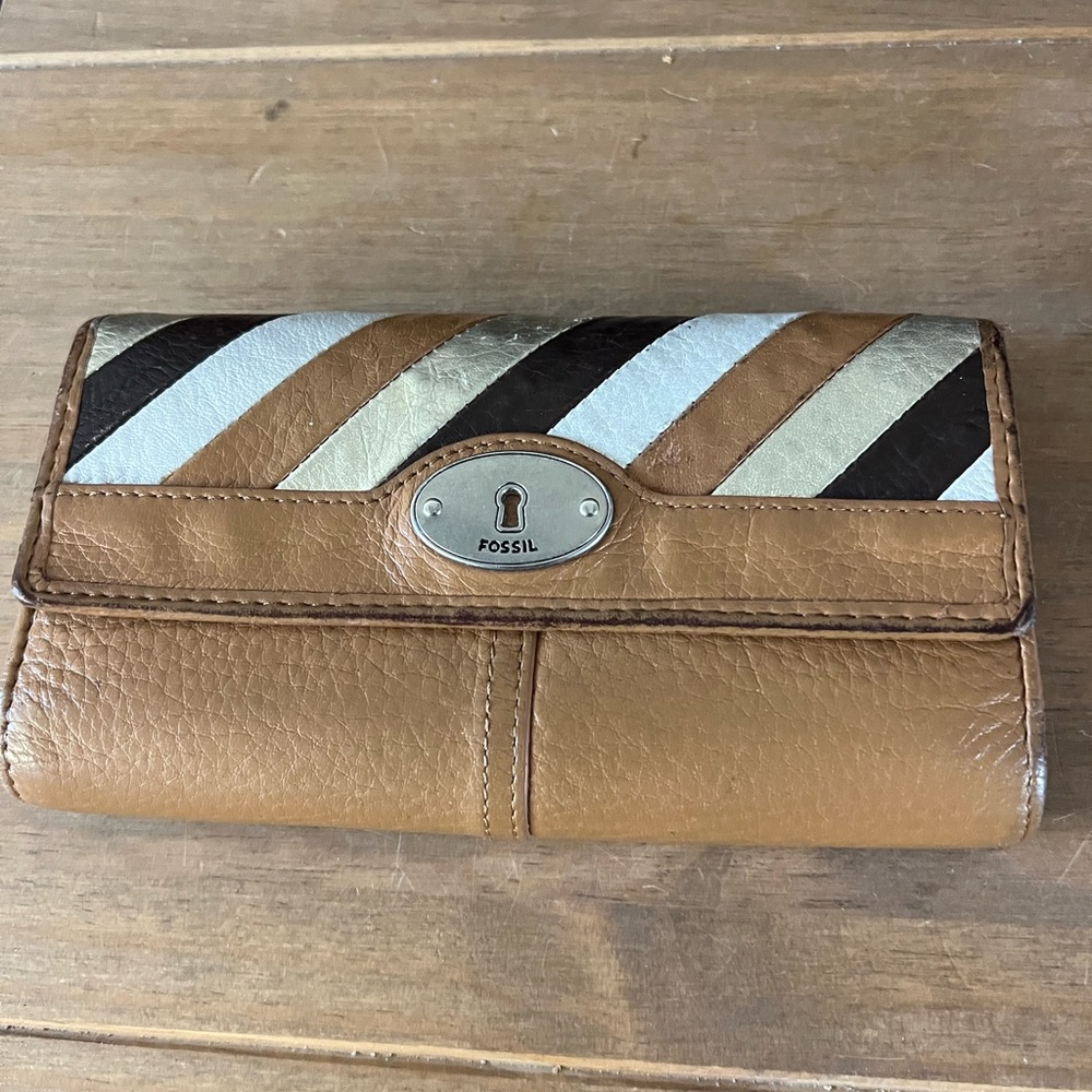 Fossil Checkbook Wallet In Very Good Condition. M… - image 1
